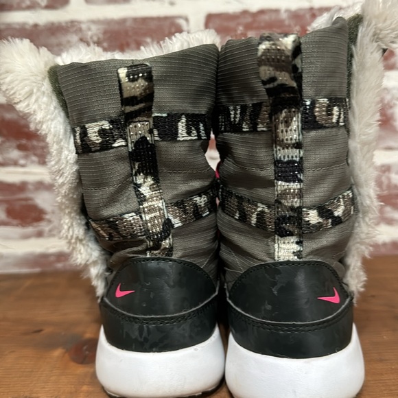 Nike Roshe Run Kids Hi Boots Sz13C - Picture 7 of 9
